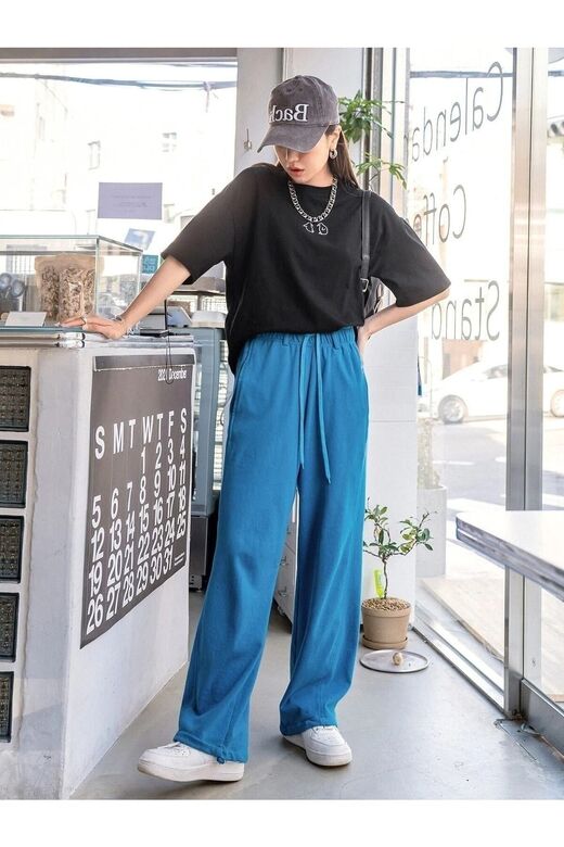 Kadın Siyah Penguen Baskılı Oversize T-shirt