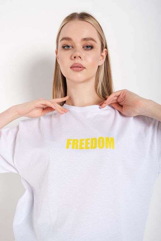 Kadın Beyaz Oversize Freedom Baskılı T-shirt