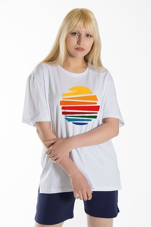 Kadın Beyaz Önü Güneş Baskılı Bisiklet Yaka Oversize Pamuklu T-shirt