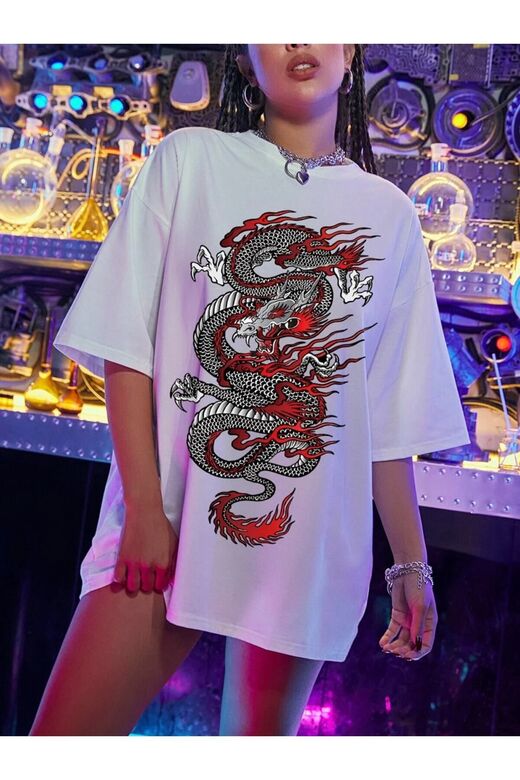 Kadın Beyaz Dragon Baskılı Oversize Bisiklet Yaka T-shirt