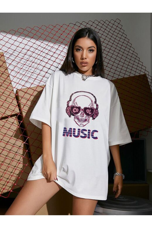 Kadın Beyaz Oversize T-shirt Music Ön Baskılı Tişört