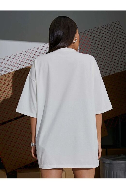 Kadın Beyaz Oversize T-shirt Music Ön Baskılı Tişört