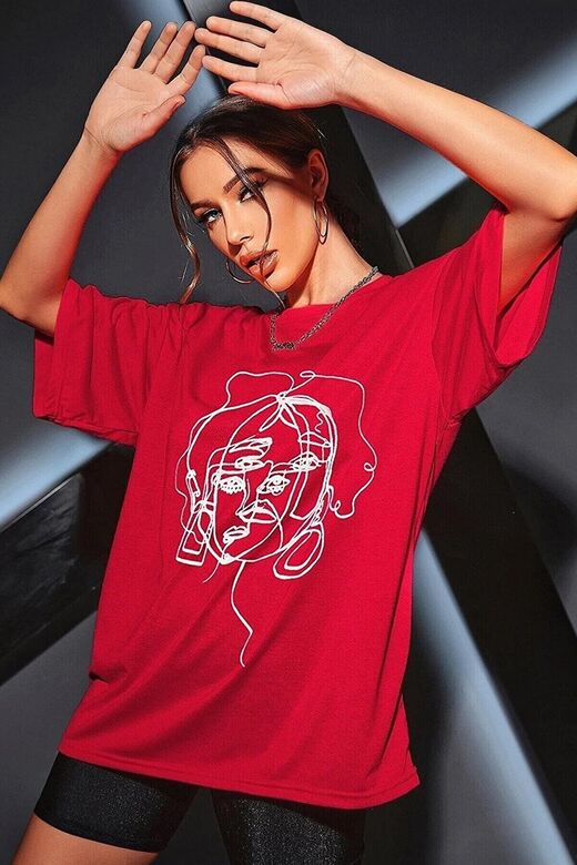 Kadın Kırmızı Yüz Baskı Detaylı Oversize T-shirt