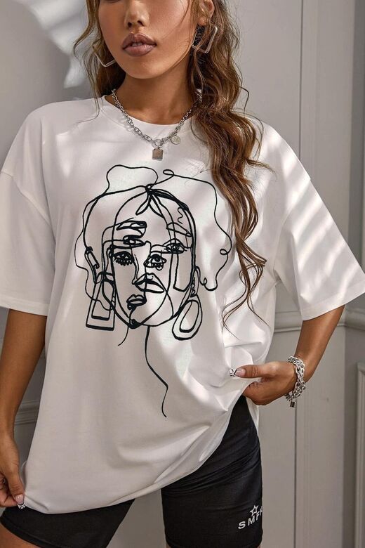 Kadın Beyaz Yüz Baskı Detaylı Oversize T-shirt