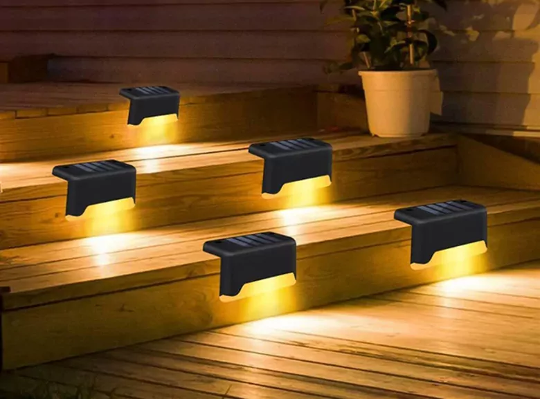 Solar Güneş Enerjili Şarj Edilen Köşebent Merdiven Veranda Bahçe Led Lamba Siyah
