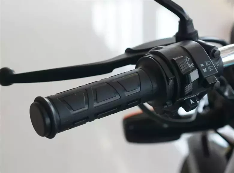 Universal Her Motora Uyumlu - Isıtmalı Elcik 4 Kademeli Universal Her Motora Uyumlu - Isıtmalı Elcik 4 Kademeli