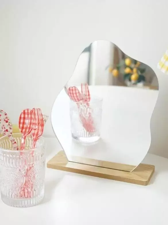 23 Cm X 19 Cm Düzensiz Estetik Makyaj Aynası Çerçevesiz, Dekoratif Masa Üstü Ayna Yatak Odası 23 Cm X 19 Cm Düzensiz Estetik Makyaj Aynası Çerçevesiz, Dekoratif Masa Üstü Ayna Yatak Odası