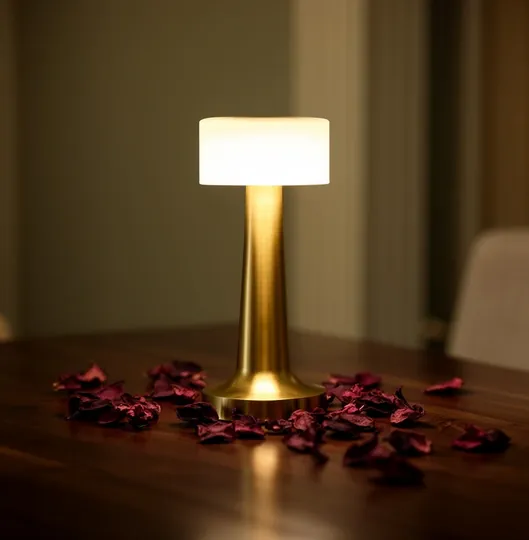 Dekoratif Şarjlı Dokunmatik Led Masa Lambası Usb Kablolu Gece Lambası ve Abajur Altın