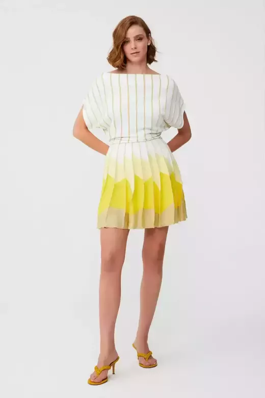 Bisiklet Yaka Kadın T-shirt 111