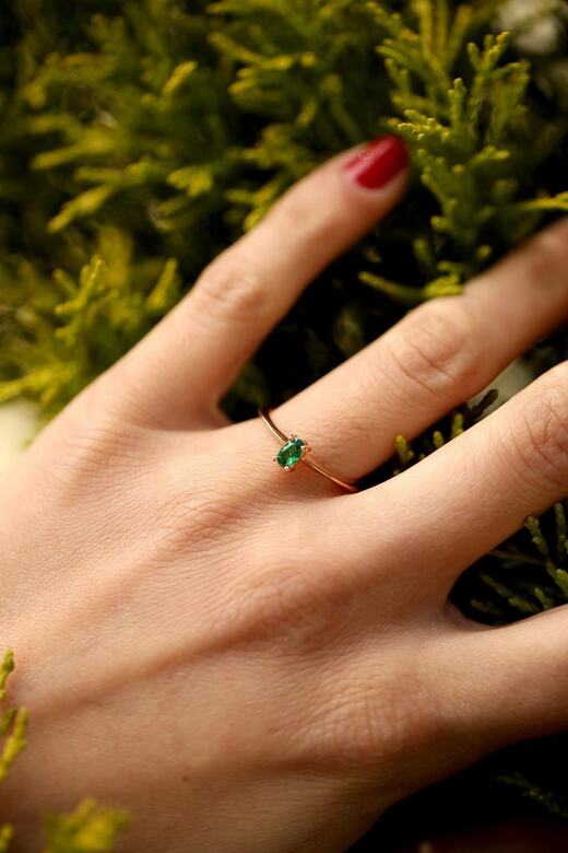 İzla Design Kadın Zümrüt Taşlı Rose Kaplama Gümüş Minimal Yüzük İZLASLVR00015