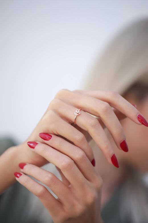 İzla Design Kadın Kalp Model Rose Kaplama Zirkon Taşlı Gümüş Yüzük PKT-İZLASLVR00678