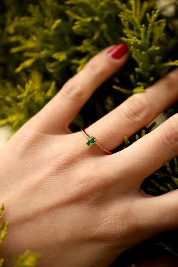 İzla Design Kadın Zümrüt Taşlı Rose Kaplama Gümüş Minimal Yüzük İZLASLVR00015