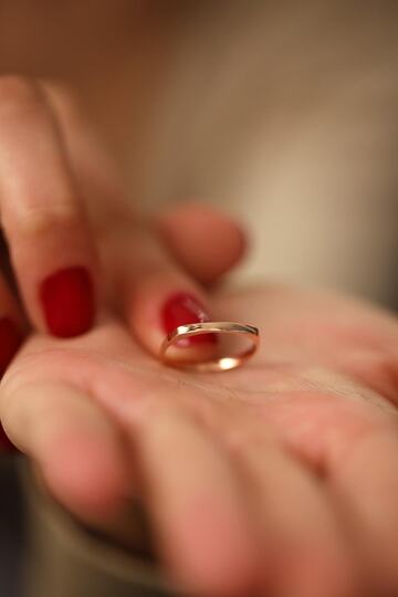 İzla Design Kadın Zümrüt Taşlı Rose Kaplama Gümüş Minimal Yüzük İZLASLVR00015