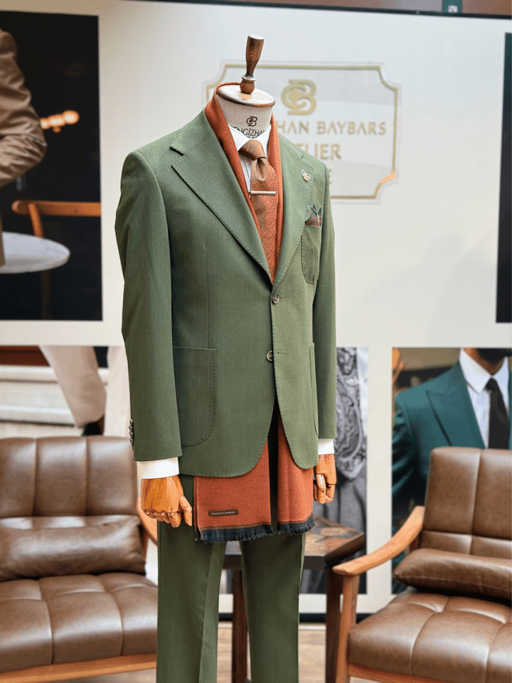 ŞARDONLU SİVRİ YAKA TAKIM ELBİSE