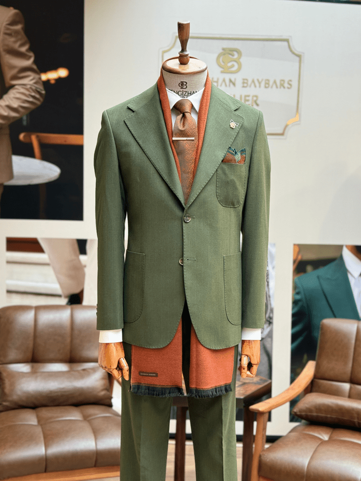 ŞARDONLU SİVRİ YAKA TAKIM ELBİSE