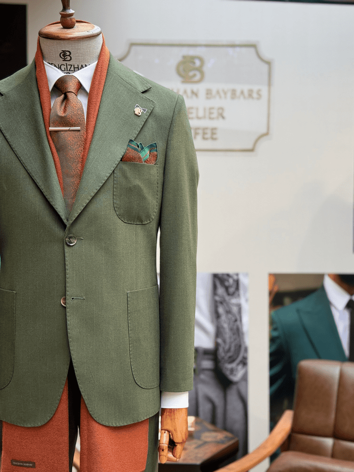 ŞARDONLU SİVRİ YAKA TAKIM ELBİSE