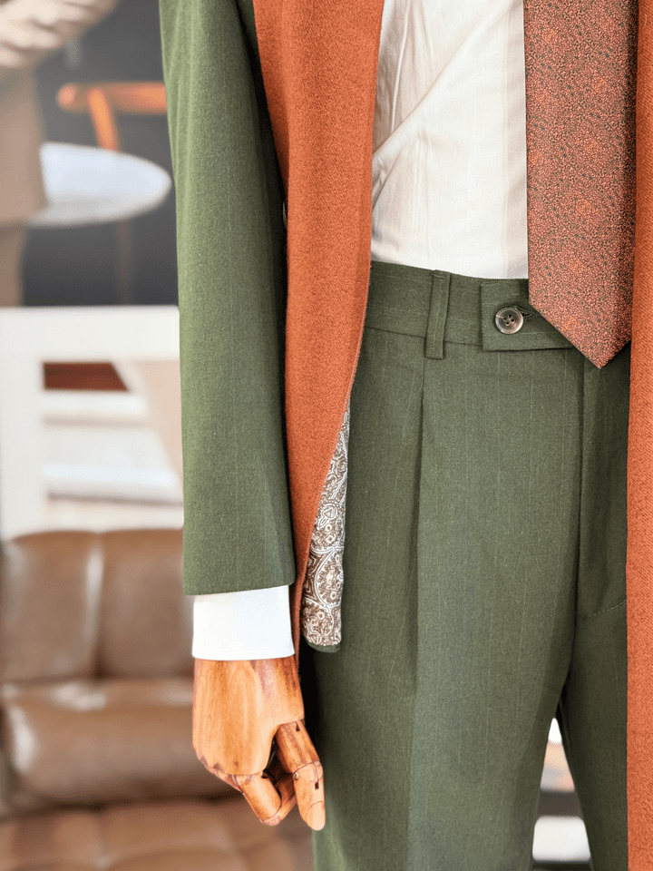 ŞARDONLU SİVRİ YAKA TAKIM ELBİSE