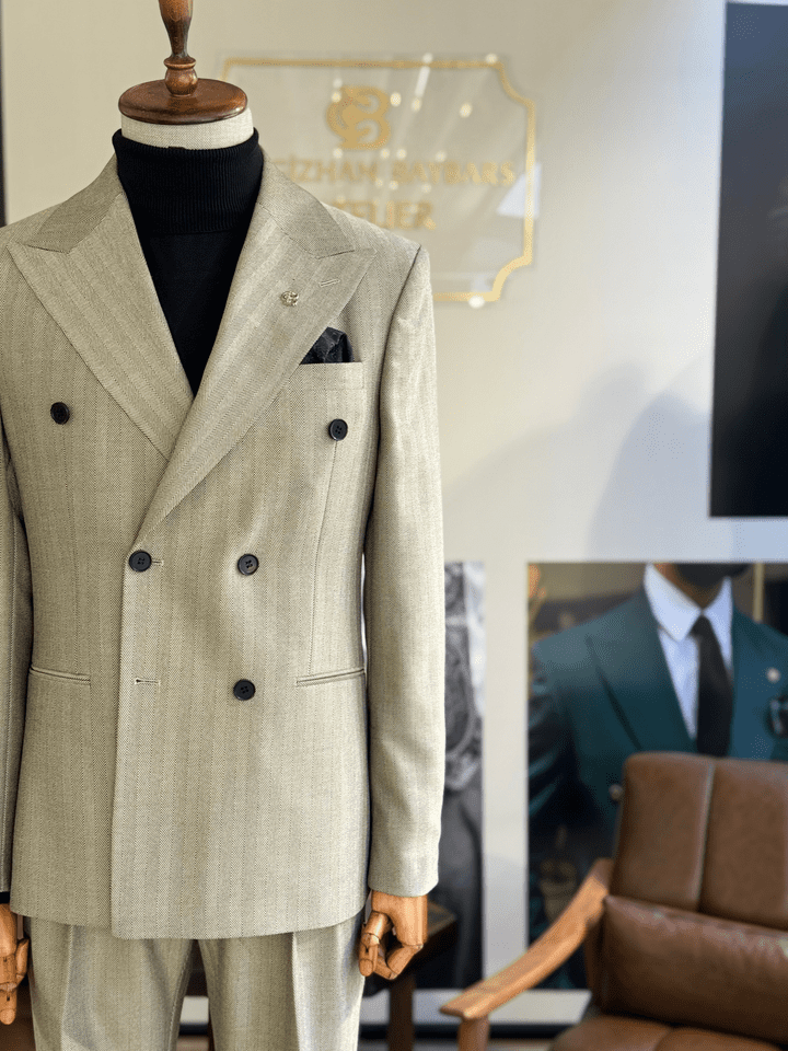 BALIK SIRTI KRUVAZE TAKIM ELBİSE