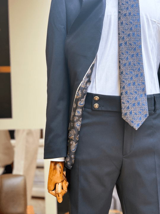 SİVRİ YAKA KRUVAZE TAKIM ELBİSE