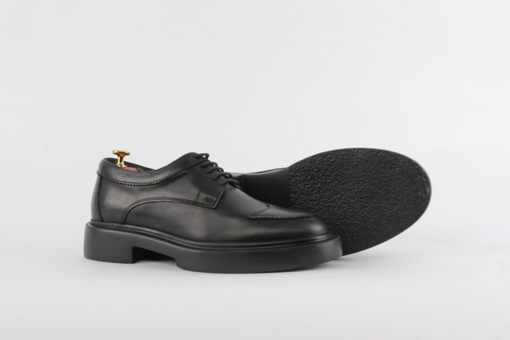 SİYAH PARÇA DETAYLI DERİ