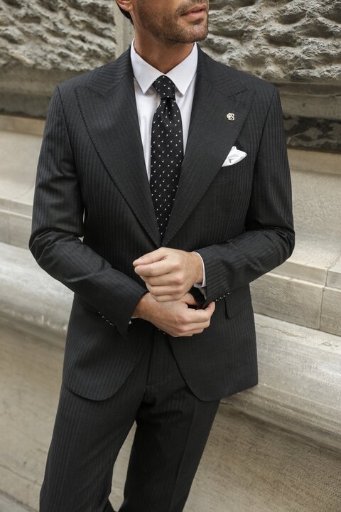 SİVRİ YAKA İKİLİ TAKIM ELBİSE