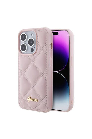 iPhone 15 Pro Max Uyumlu Kılıf Guess Lisanslı PU Deri Metal Yazı Logolu Kapitone Kapak Pembe