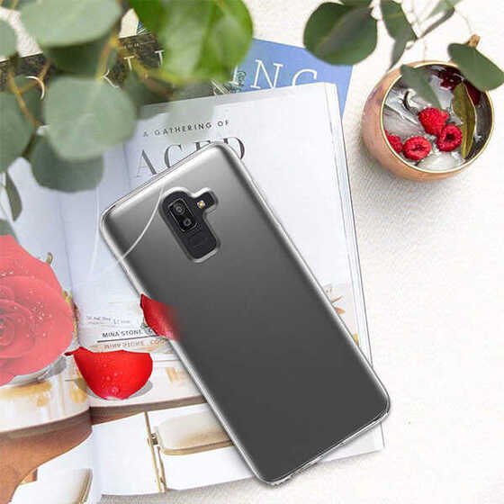 Galaxy J8 Kılıf  İnce ve Esnek Şeffaf Süper Silikon