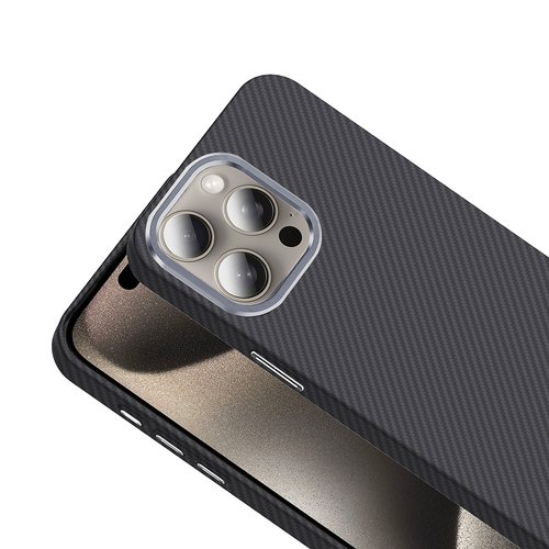 iPhone 15 Pro Max Kılıf Magsafe Şarj Özellikli Karbon Fiber Görünümlü Gros Kapak