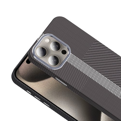 iPhone 15 Pro Max Kılıf Magsafe Şarj Özellikli Karbon Fiber Görünümlü Gros Kapak