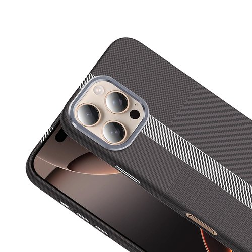 iPhone 16 Pro Kılıf Magsafe Şarj Özellikli Karbon Fiber Görünümlü Gros Kapak