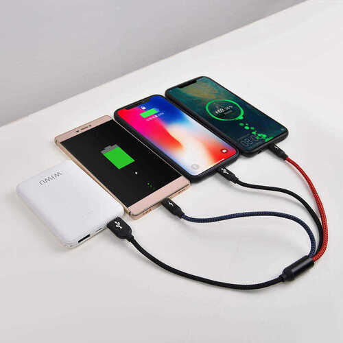 Wiwu WT-05 5000 mAh Powerbank Led Işıklı 3 in 1 Kablolu Taşınabilir Şarj Cihazı 3A 18.5W