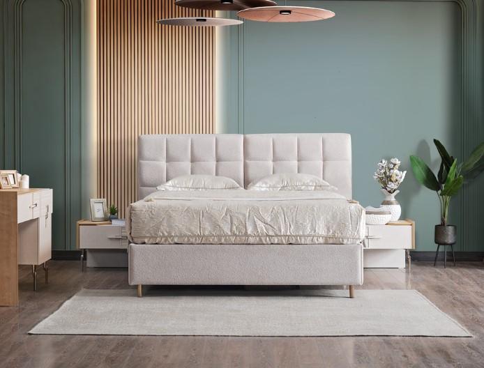 Elif Lugano Yatak Odası