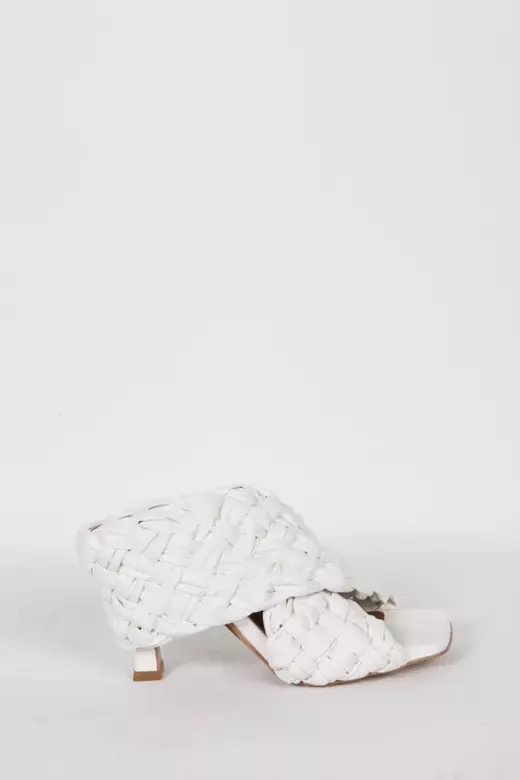 Beyaz Bottega Sarma Topuklu Terlik