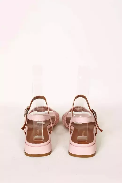 Kadın Bej Alçak Topuklu Örgülü Sandalet