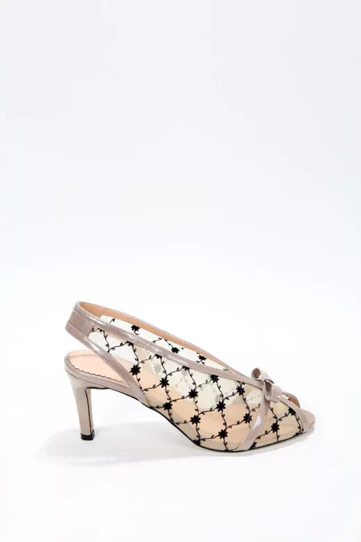 Kadın Bej Rugan Tül Toka Detaylı Ayakkabı