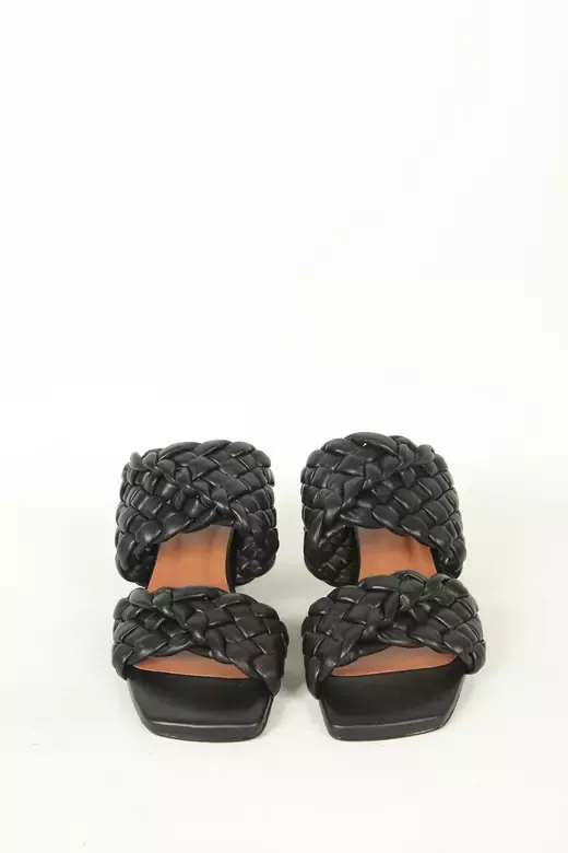 Kadın Beyaz Örgülü Terlik