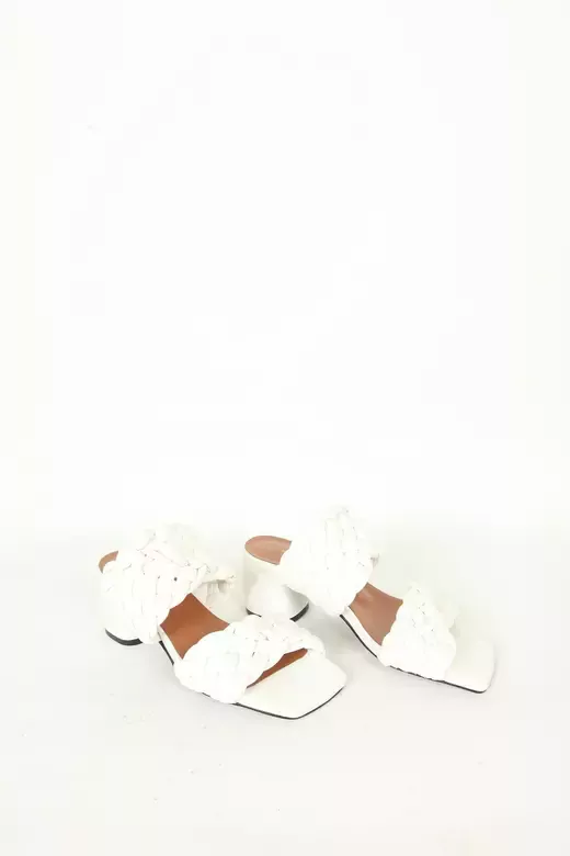 Kadın Beyaz Örgülü Terlik