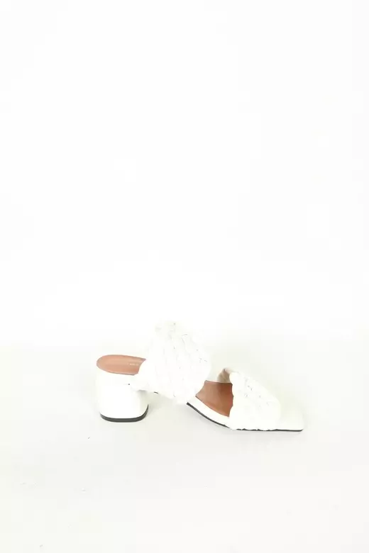 Kadın Beyaz Örgülü Terlik