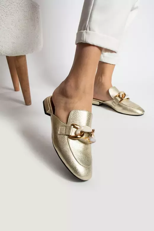 Kadın Altın Deri Aksesuar Detaylı Terlik