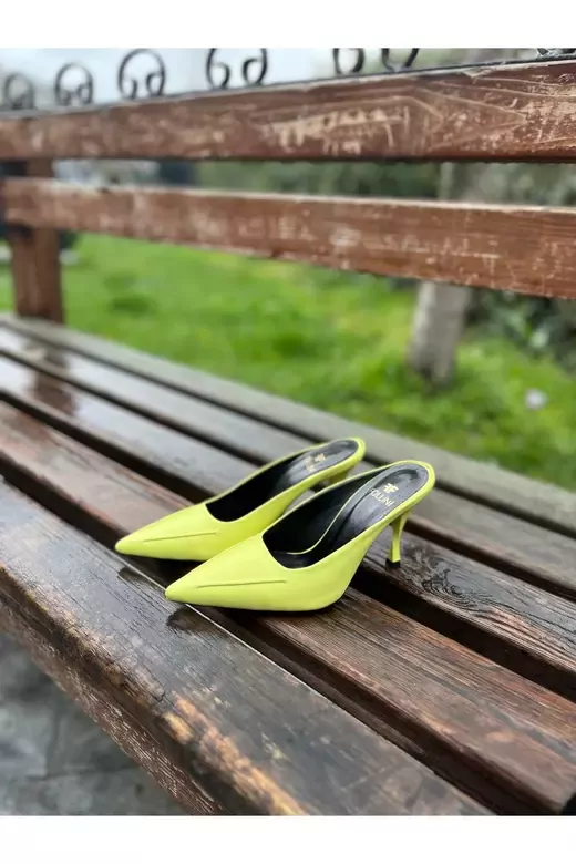 Kadın Siyah Hakiki Deri Topuklu Terlik