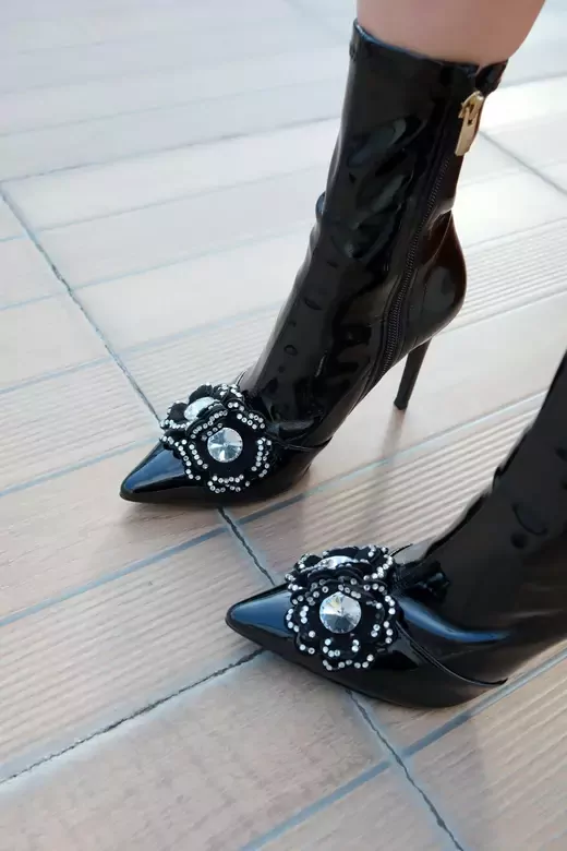 Kadın Deri Bot Aksesuar Detaylı Siyah Rugan