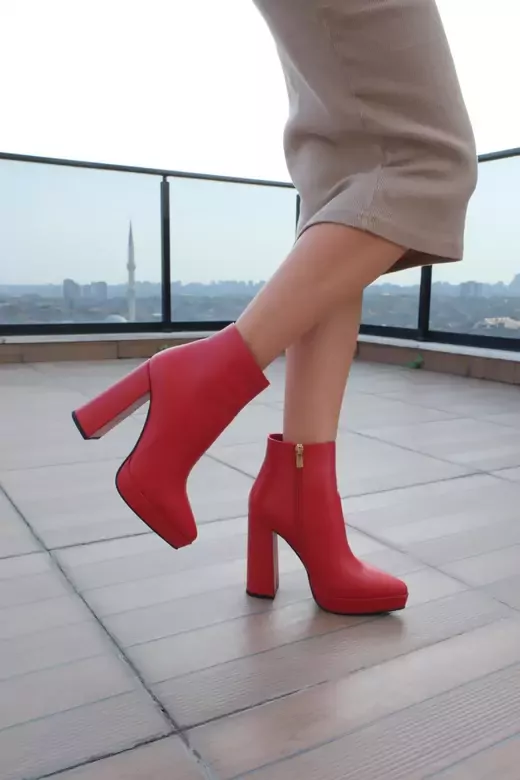 Kadın Yeşil Deri Platform Bot