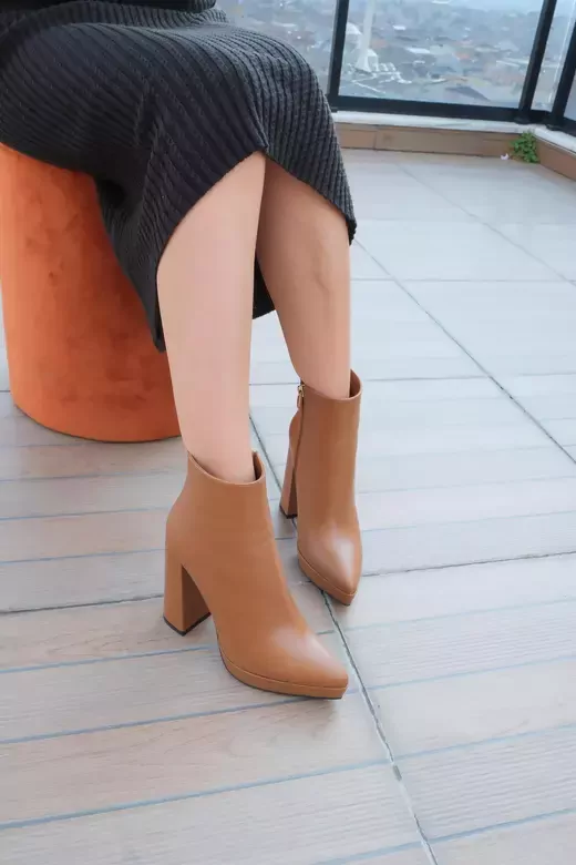 Kadın Yeşil Deri Platform Bot