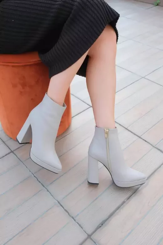 Kadın Yeşil Deri Platform Bot