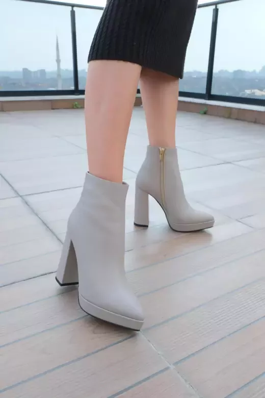 Kadın Yeşil Deri Platform Bot