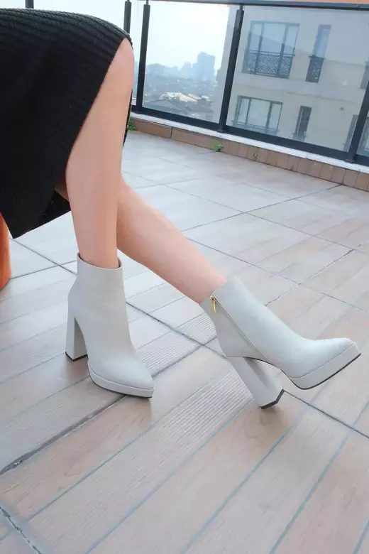 Kadın Yeşil Deri Platform Bot