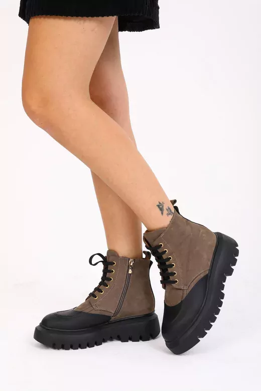 Kadın Siyah Deri Bot