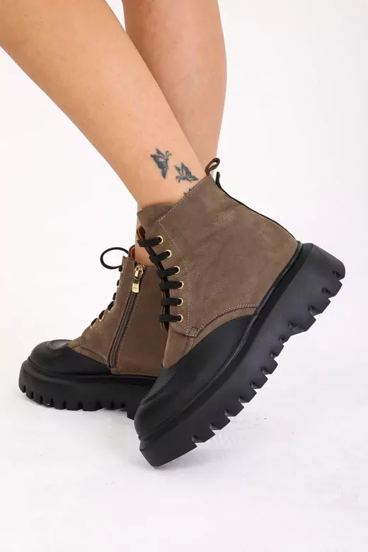 Kadın Siyah Deri Bot