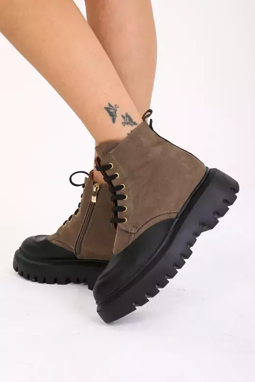 Kadın Siyah Deri Bot