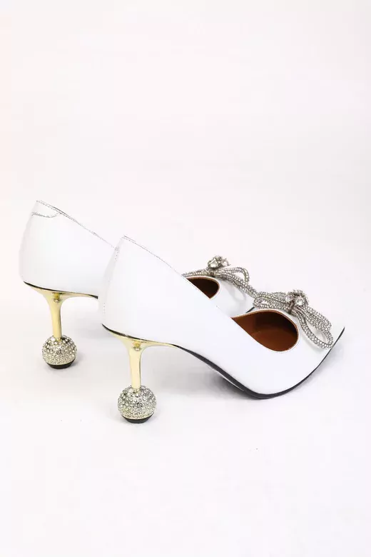 Kadın Beyaz Deri Topuk Ve Aksesuar Detaylı